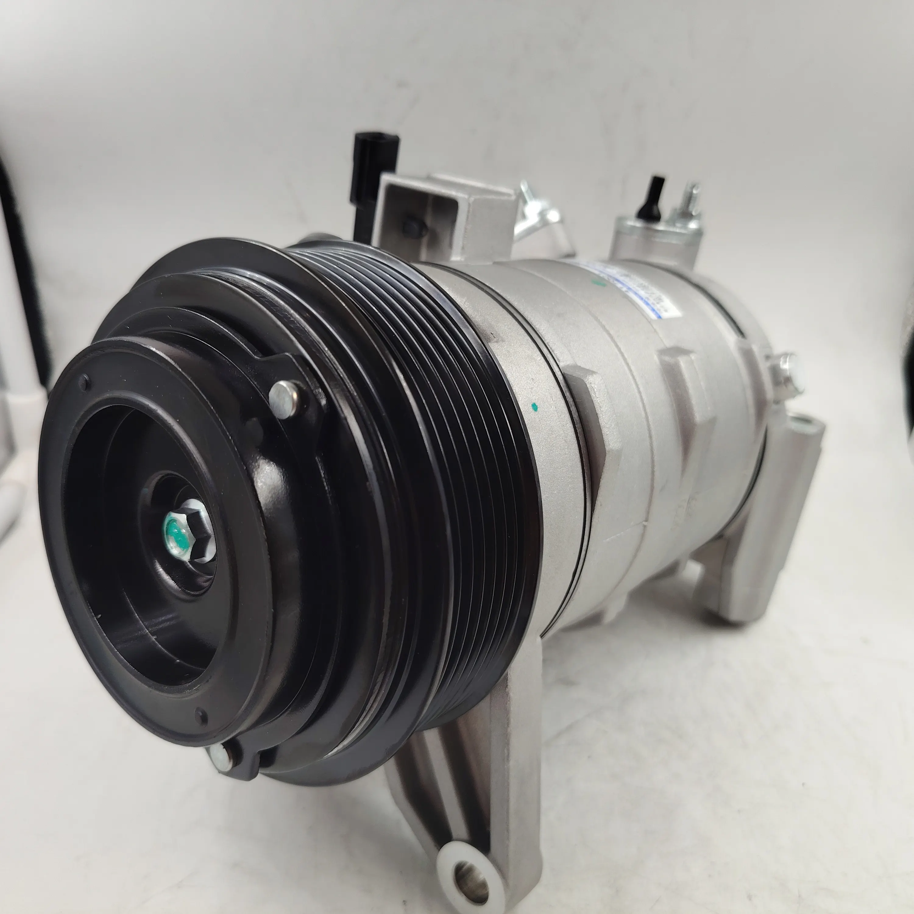 Performance DKS17 Piston Compressor for Nissan