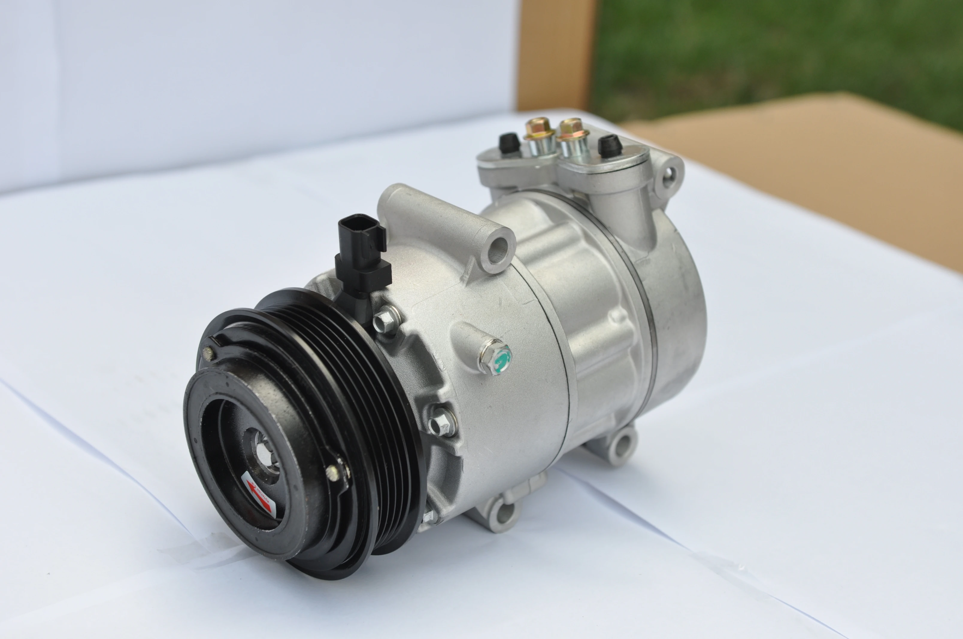 High-Efficiency VS16 Piston Compressor for Ford