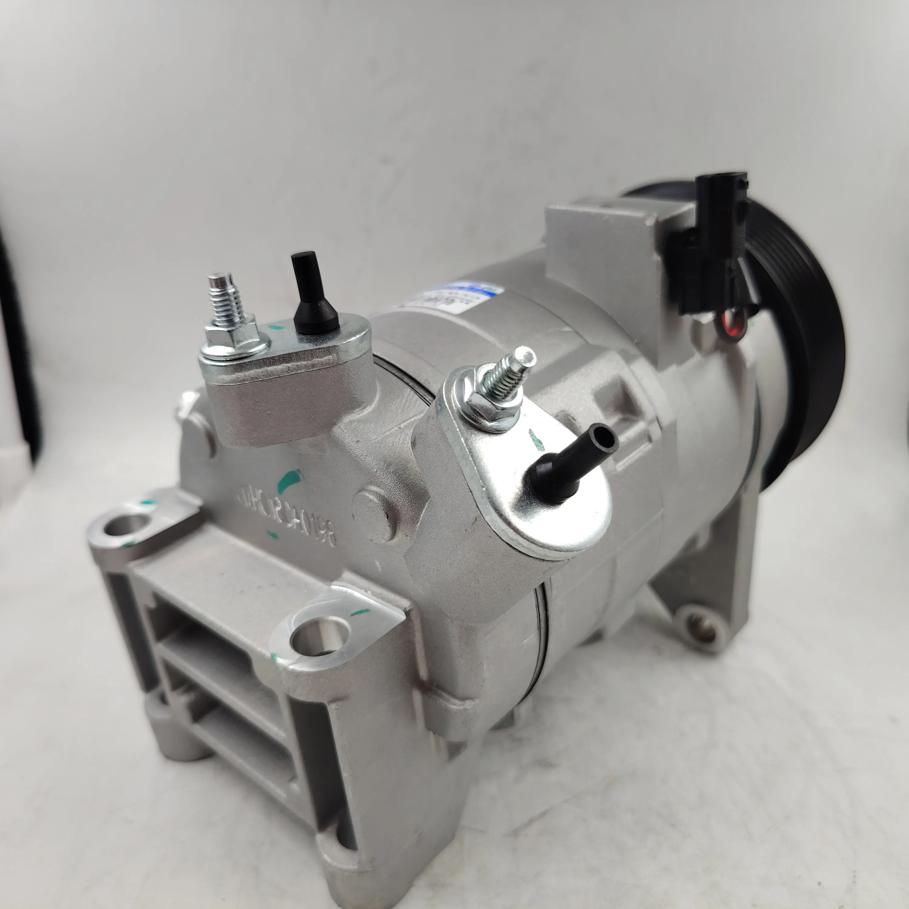 Performance DKS17 Piston Compressor for Nissan