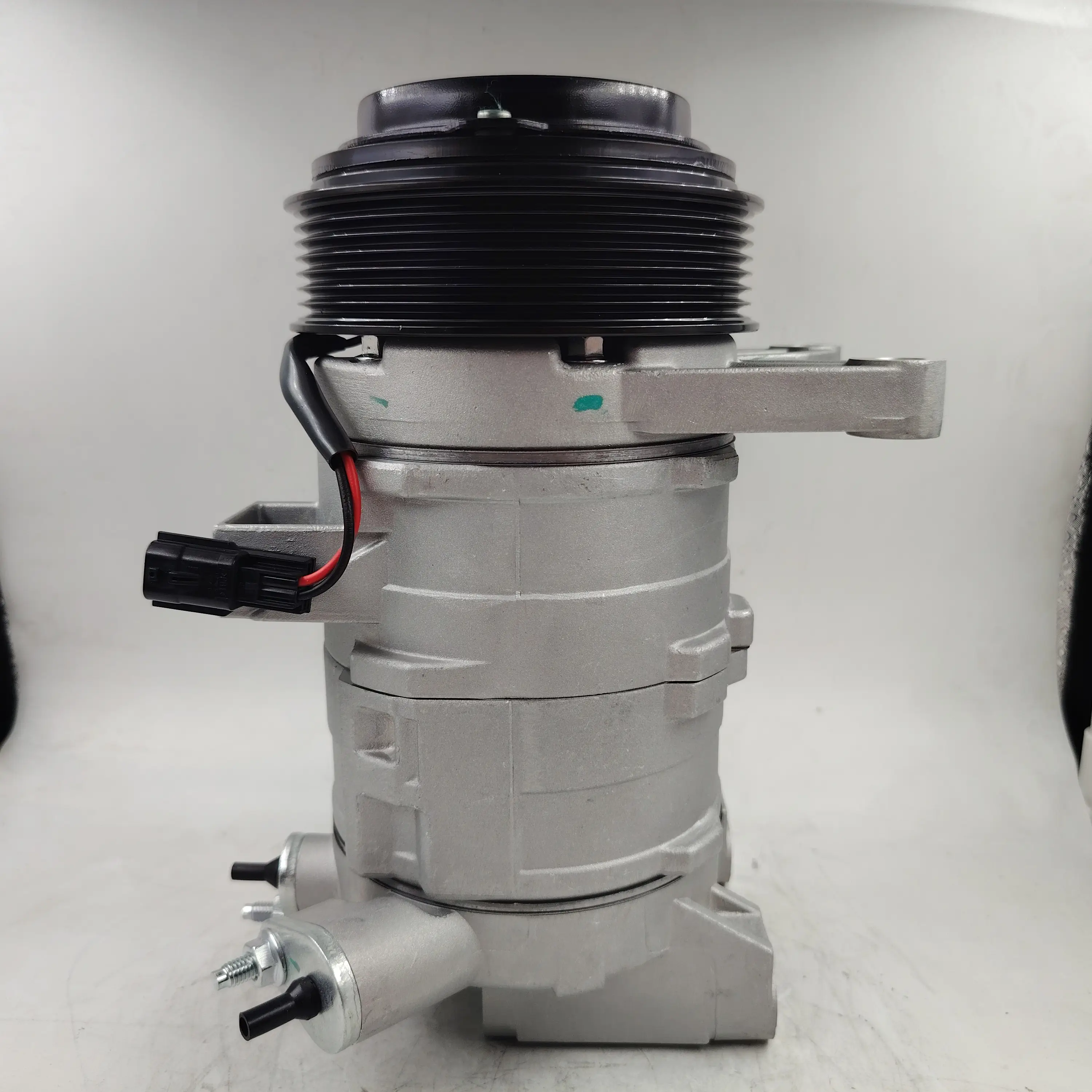 Performance DKS17 Piston Compressor for Nissan