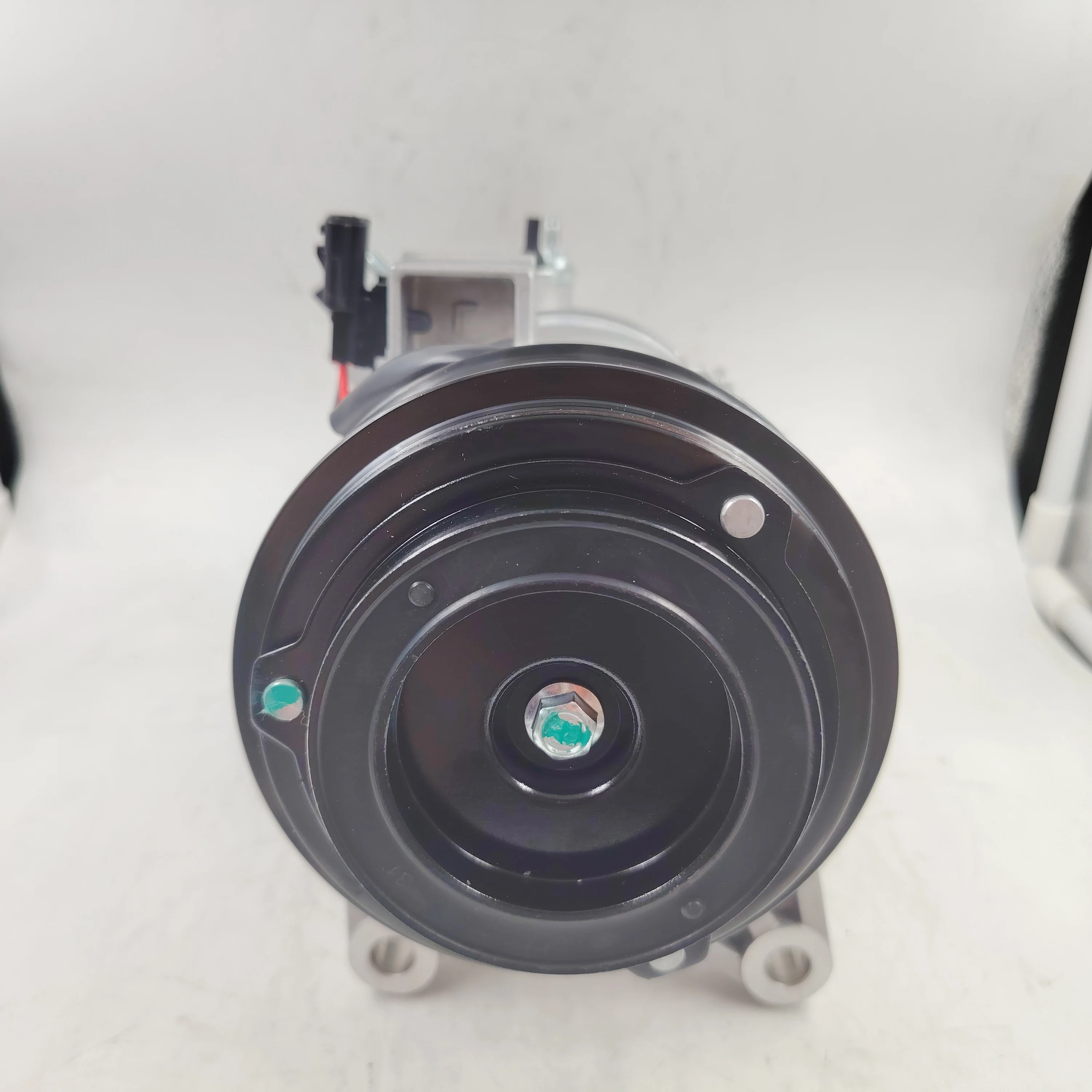 Performance DKS17 Piston Compressor for Nissan